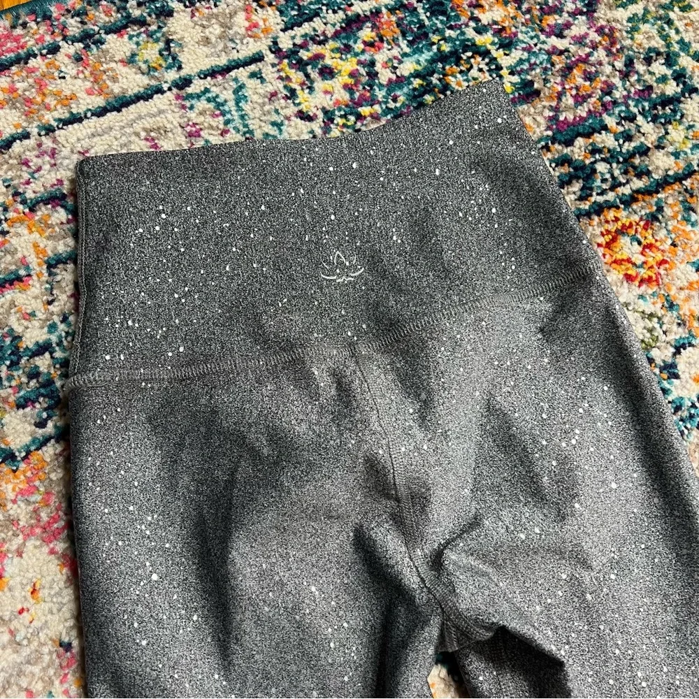 Beyond Yoga lustrous silver